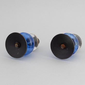 Erik Höglund, ljuskrona samt ljusstakar, ett par, glas och järnsmide.