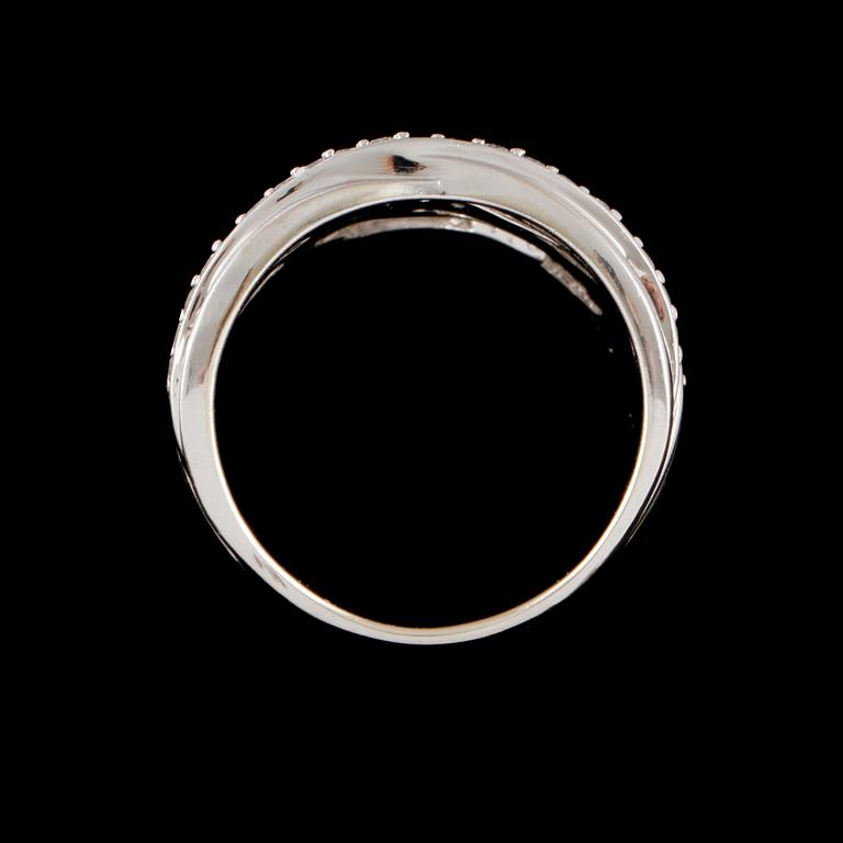 RING, 14K vitguld med briljantslipade diamanter, ca 1.30 ct, Effy, New York. Vikt 13,5 g.