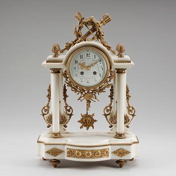 BORDSPENDYL, Louis XVI-stil, 1900-tal.
