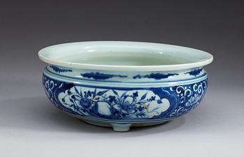 A blue and white tripod censer, Qing dynasty, early 18th Century.