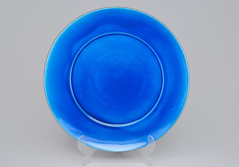 Toini Muona, A CERAMIC DISH.