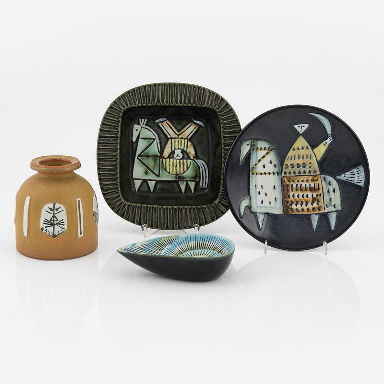 Lisa Larson, vas, skål samt två askfat, stengods,  gustavsberg.