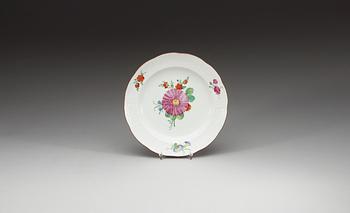 A matched set of eight Russian dinner plates, Imperial porcelianmanufactory, St Petersburg, 18th Century.