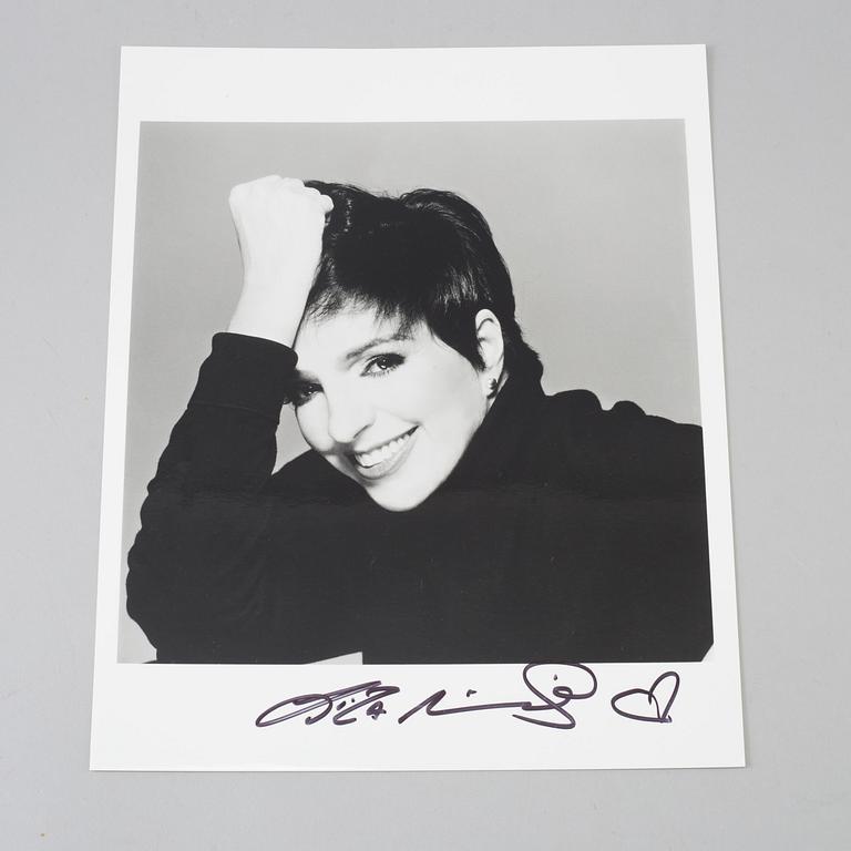 Autographs, movie memorabilia, photos , including Hasse Ekman the older, Karl Gerhard, Tom Cruise, Liza Minelli.