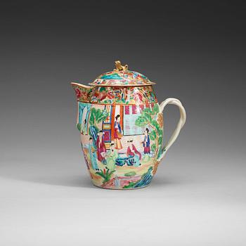 A large Canton cider jug with cover, Qing dynasty, 19th Century.