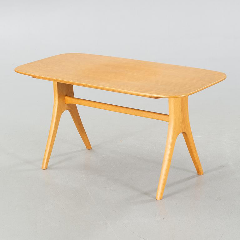 A "Stora salen" sofa table, designed by Carl Malmsten, by Åfors Möbelfabrik in the second half of the 20th century.