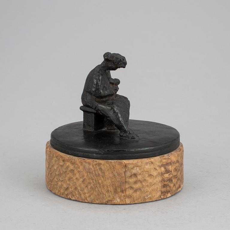 LISS ERIKSSON, skulptur. Signerad och numrerad 1/10. Gjutarstämplar Herman Bergman Fud.