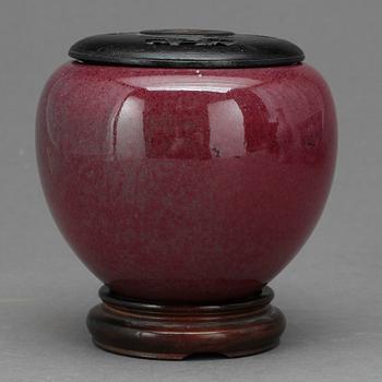 PENSELVAS, porslin, orientalisk, 1900-tal.