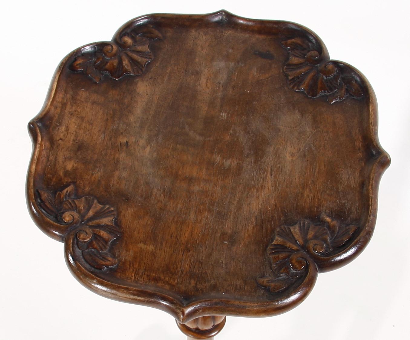 PIEDESTAL, sent 1800-tal, England.