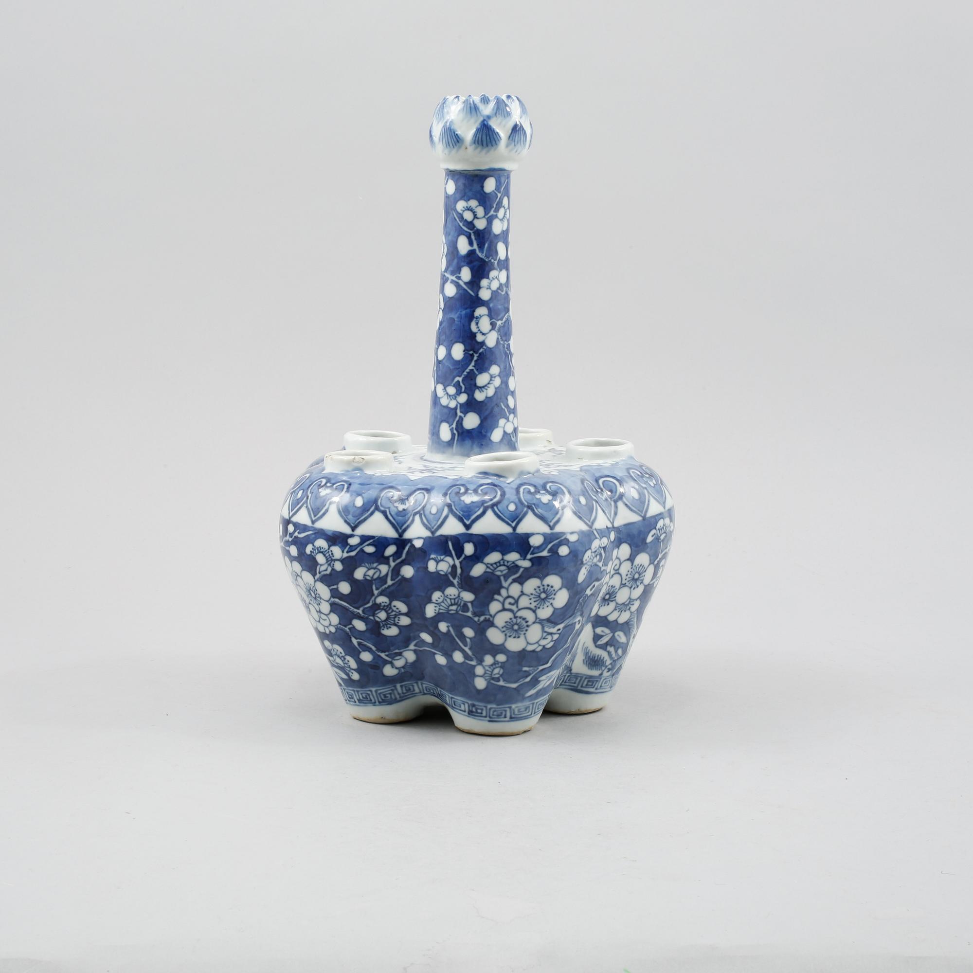 TULPANVAS, porslin, Kina, 1800-tal.