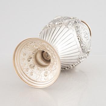 A lided silver vase, Louis XVI style, 20th Century.