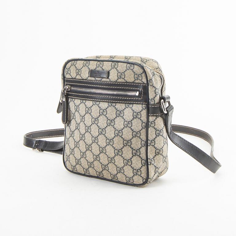 Gucci shoulder/messenger bag.