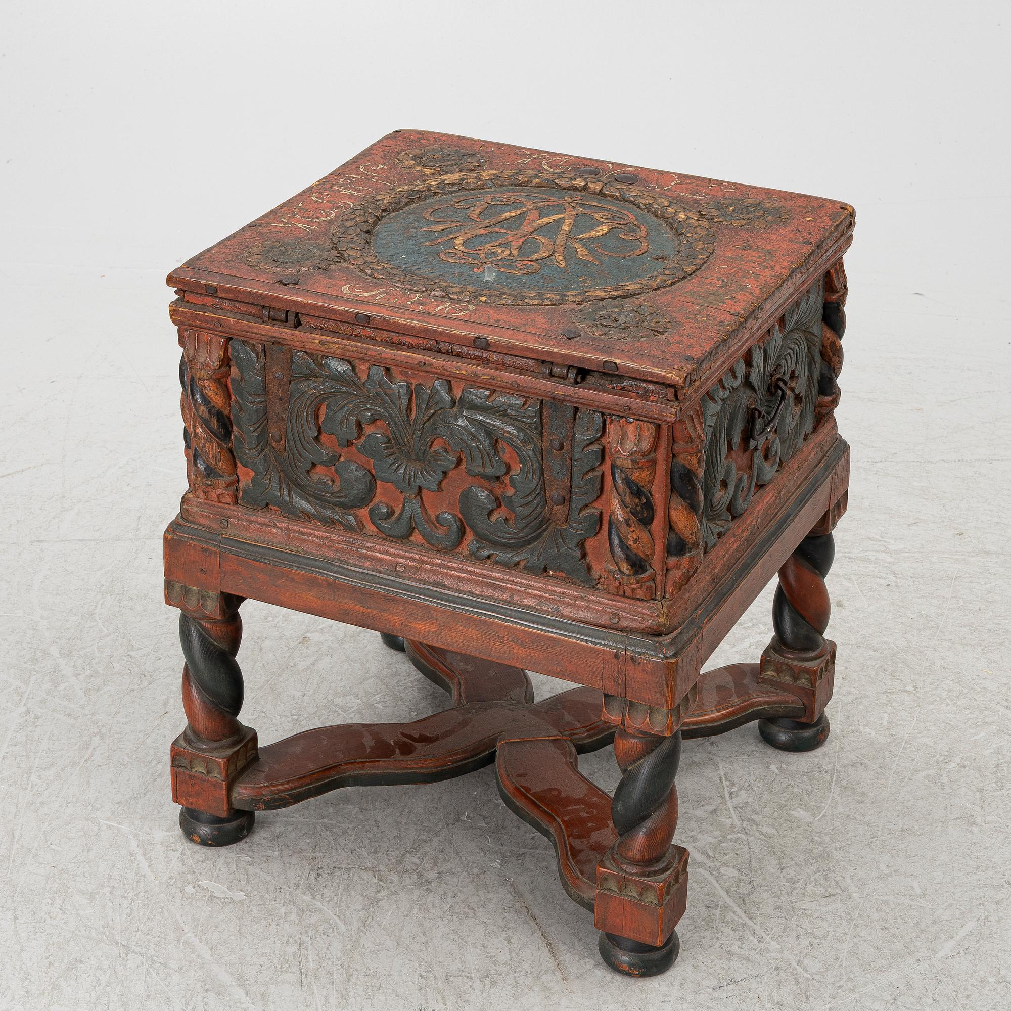 Barock, A chest, 18th century, on a later stand.
