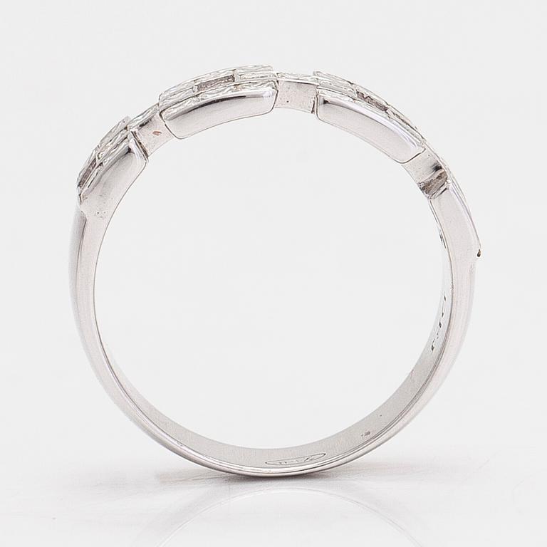 Ring, 18K vitguld, med prinsesslipade diamanter totalt ca 1.19 ct, Helsingfors.