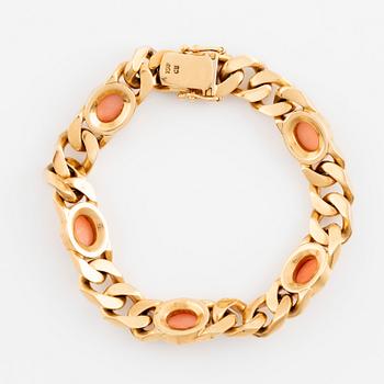 Bucherer armband 18K guld med korall och runda briljantslipade diamanter.