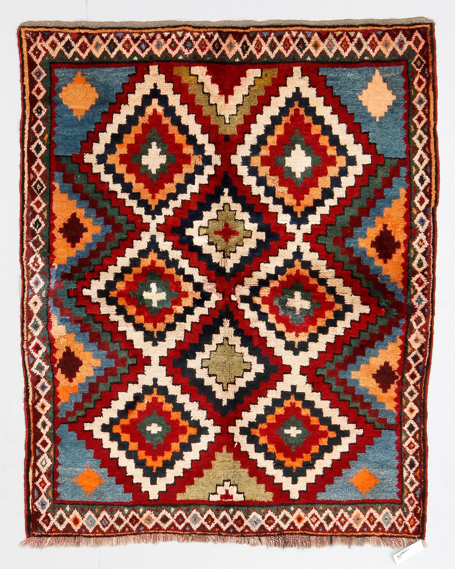 MATTA, persisk Gabbeh, semiantik. Ca 147 x 120.