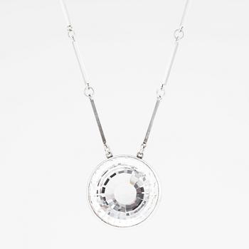 Wiwen Nilsson, hängsmycke, Lund 1965, sterling silver och bergkristall.