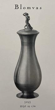 Sylvia Stave, a lidded vase model 5295, C.G. Hallberg, Stockholm, 1931.
