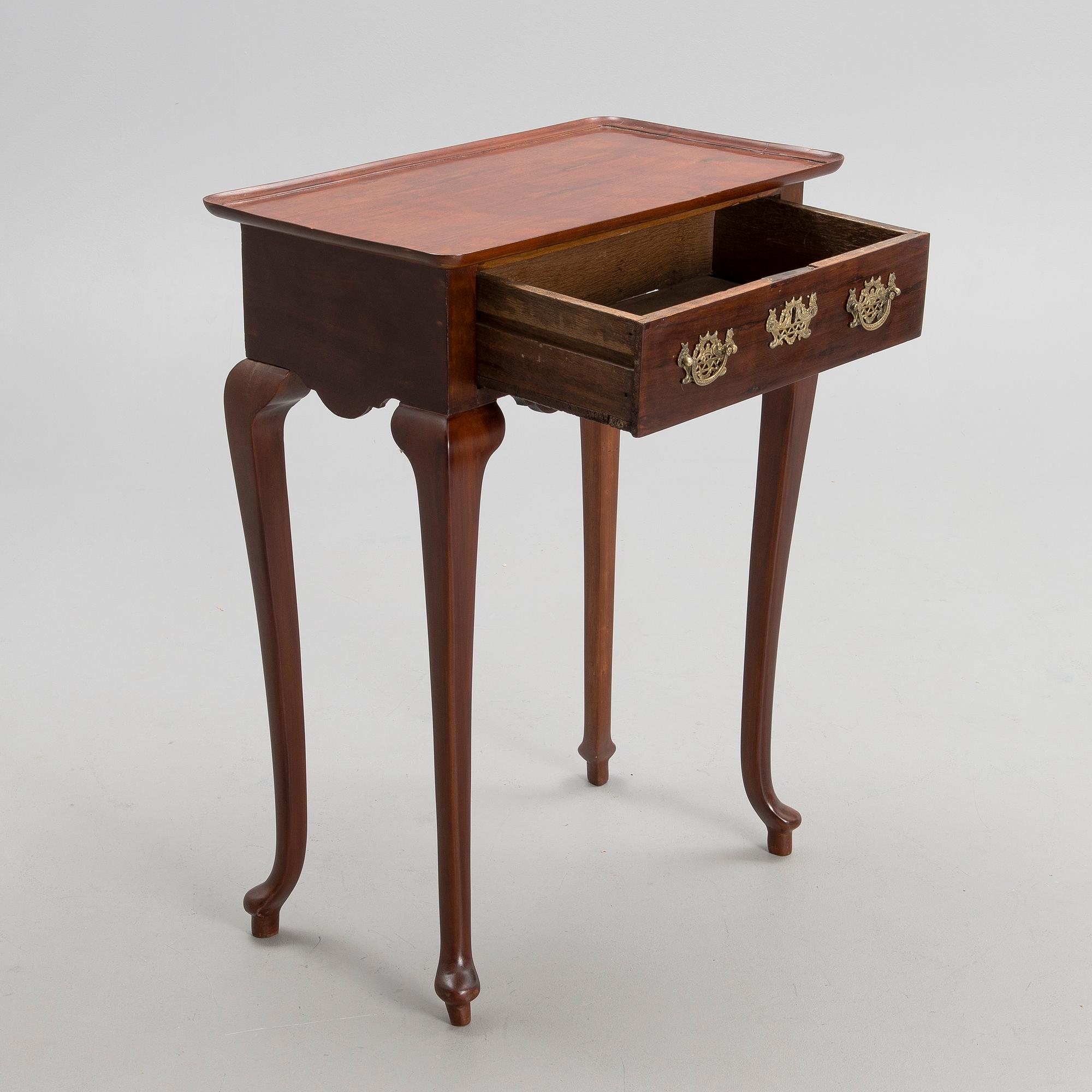 BORD, mahognyfaner, Queen Anne, England 1700-tal.