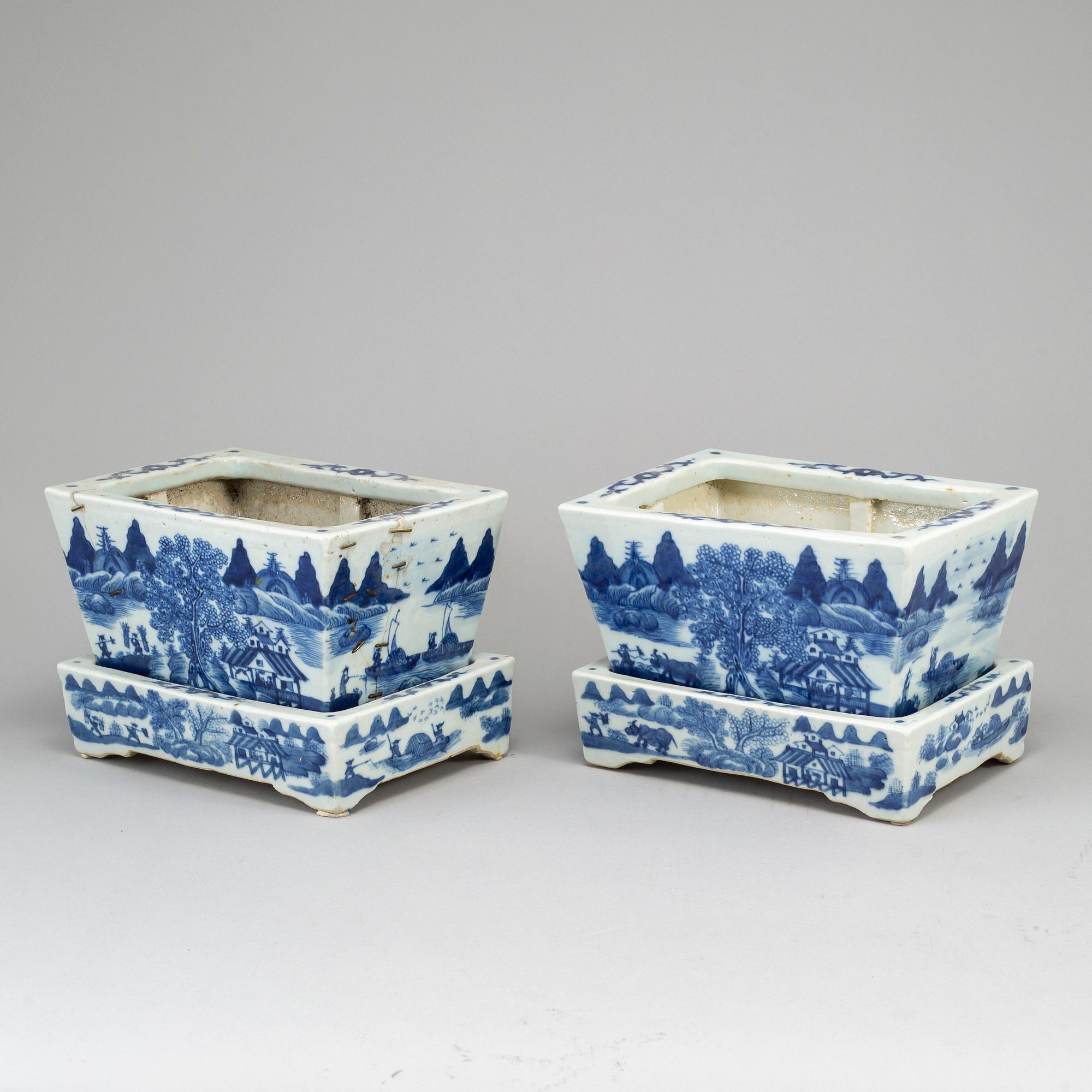 YTTERFODER med FAT, ett par, porslin. Qingdynastin, omkring 1900.