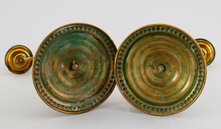 KANDELABRAR, 1 par, mässing. 1800-talets andra hälft.