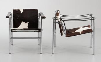 A pair of Le Corbusier easy chairs 'LC1' by Cassina, Italy.