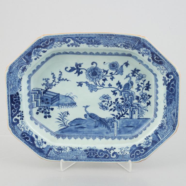 Two Chinese porcelain ladle dishes, a large dish and a small tureen with cover, Qing dynasty, Qianlong (1736-95).