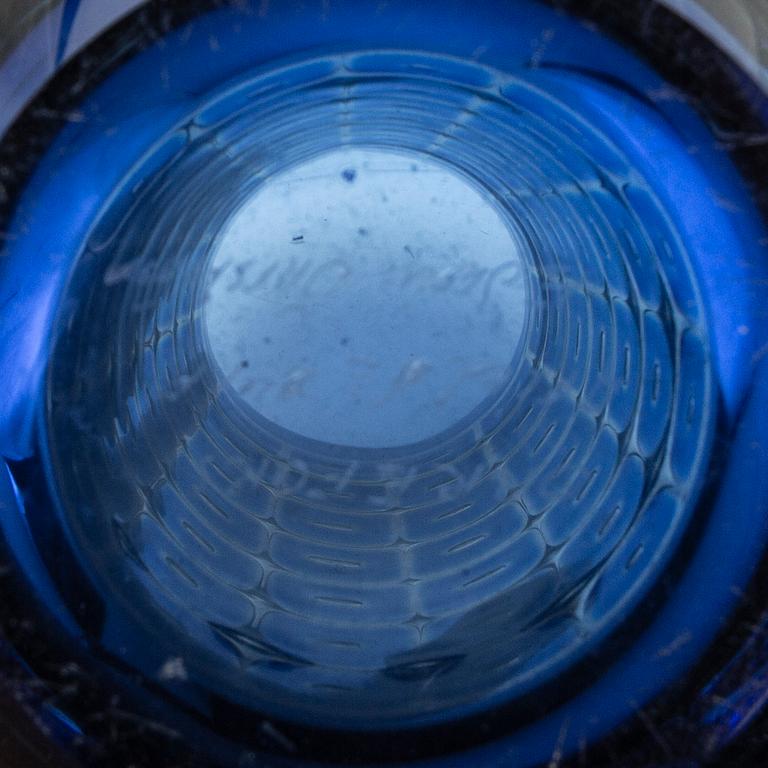 Edvin Öhrström, a signed Ariel 1955 glass vase Orrefors.