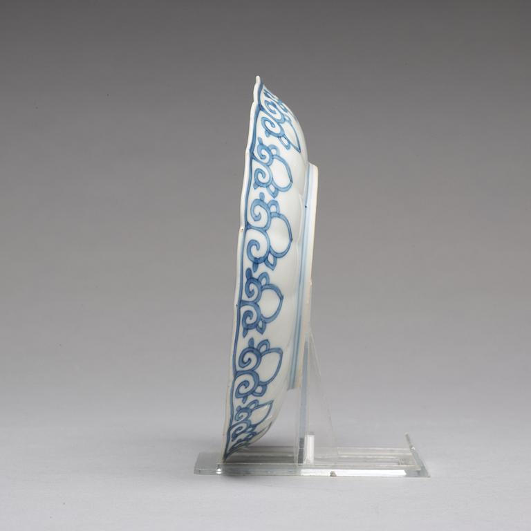 SKÅLFAT, fyra stycken, porslin. Qingdynastin, Kangxi (1662-1722).