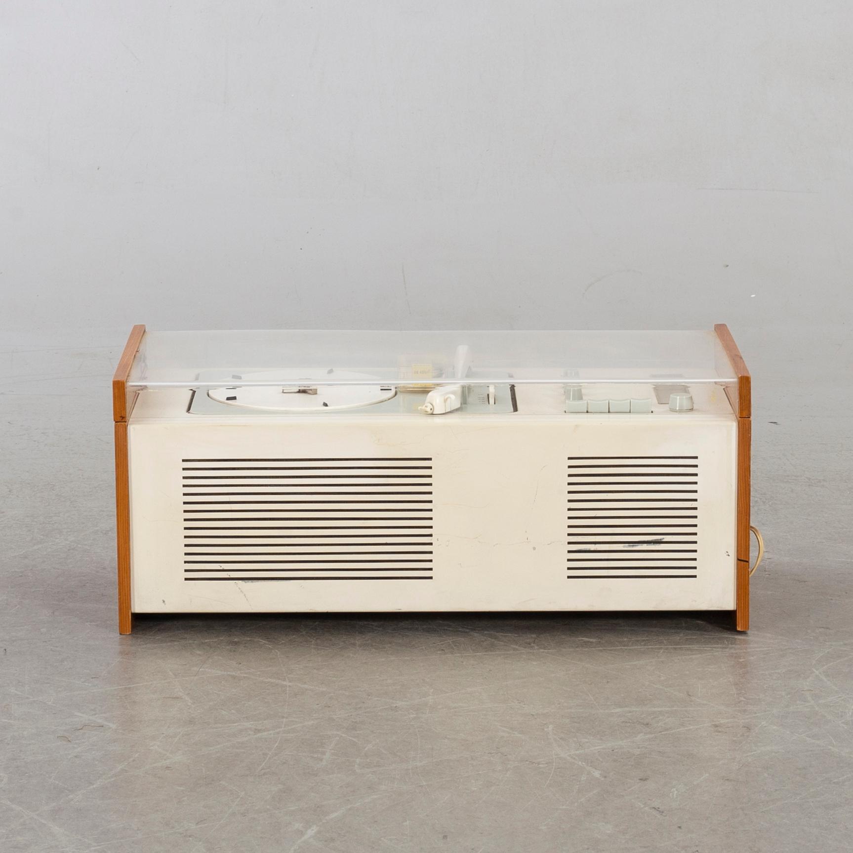 DIETER RAMS & HANS GUGELUT, skivspelare, Braun, modell SK 4/1, Tyskland 1950-60-tal.