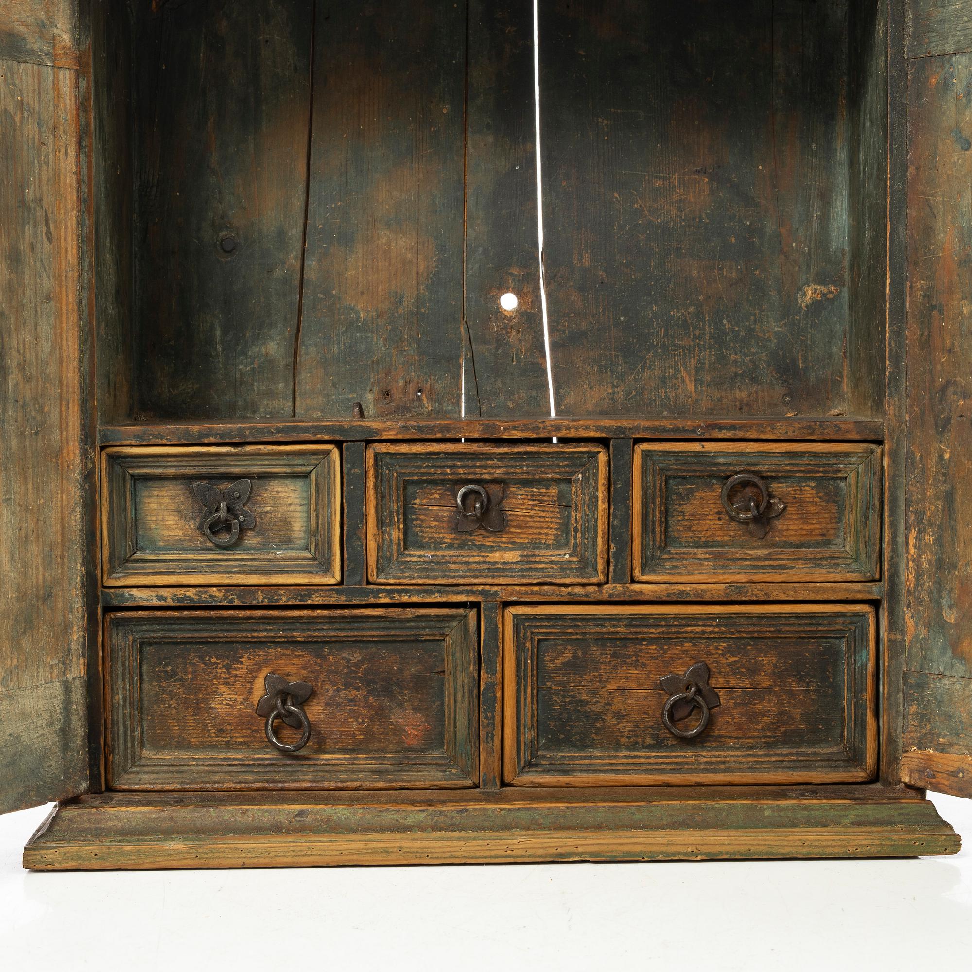 Spice cabinet/wall cabinet, folk art, late Baroque, 18th century.