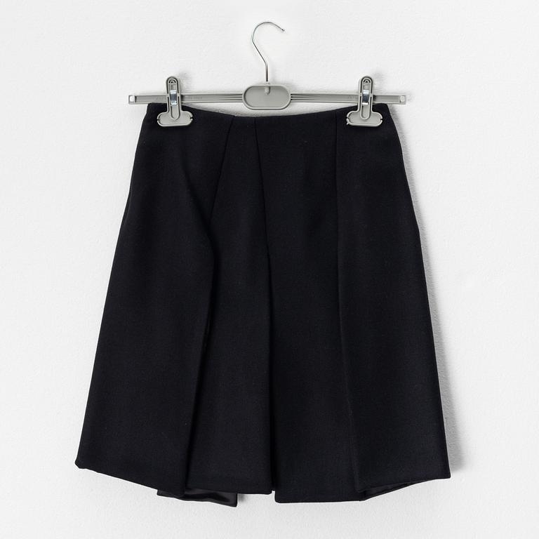 Prada, A black wool skirt, size 38.