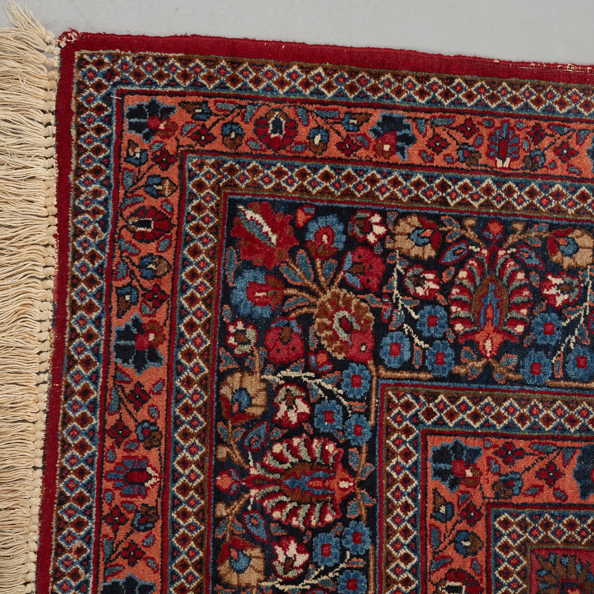 Matta, antik/semiantik Meshed, ca 336,5 x 229,5 cm.