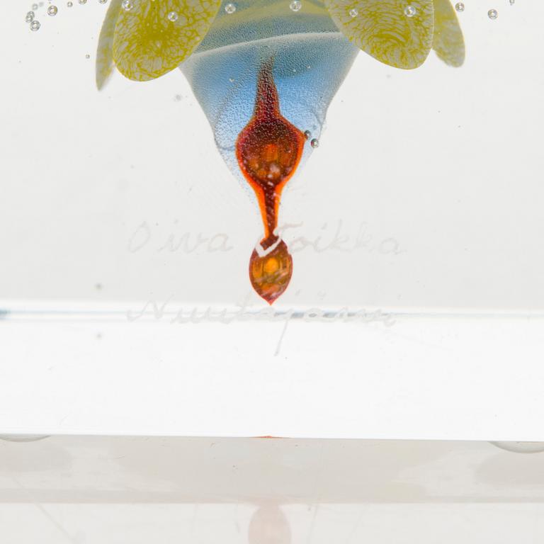 OIVA TOIKKA, An annual glass cube, signed Oiva Toikka Nuutajärvi.