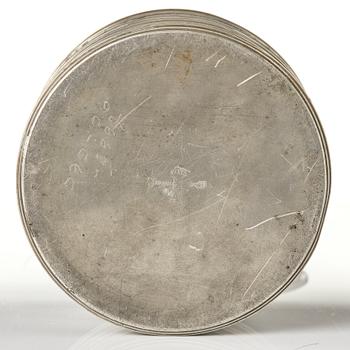 Sylvia Stave, burk med lock, modell 5278, C.G. Hallberg, Stockholm, 1933.