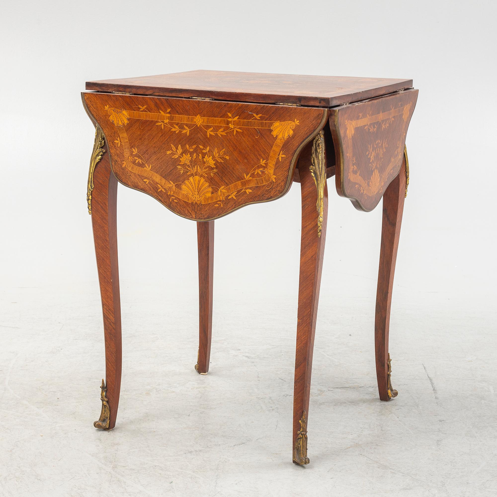 A Rococo style side table, first half of the 20th century.