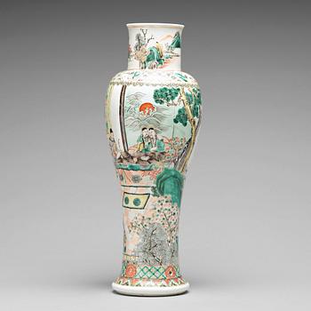 868. A famille verte baluster vase, Qing dynasty, 19th Century.