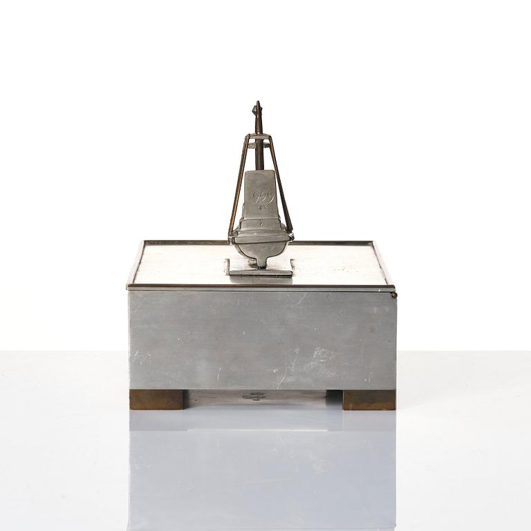 Björn Trägårdh, a lidded pewter and brass box, Firma Svenskt Tenn, Stockholm 1930.