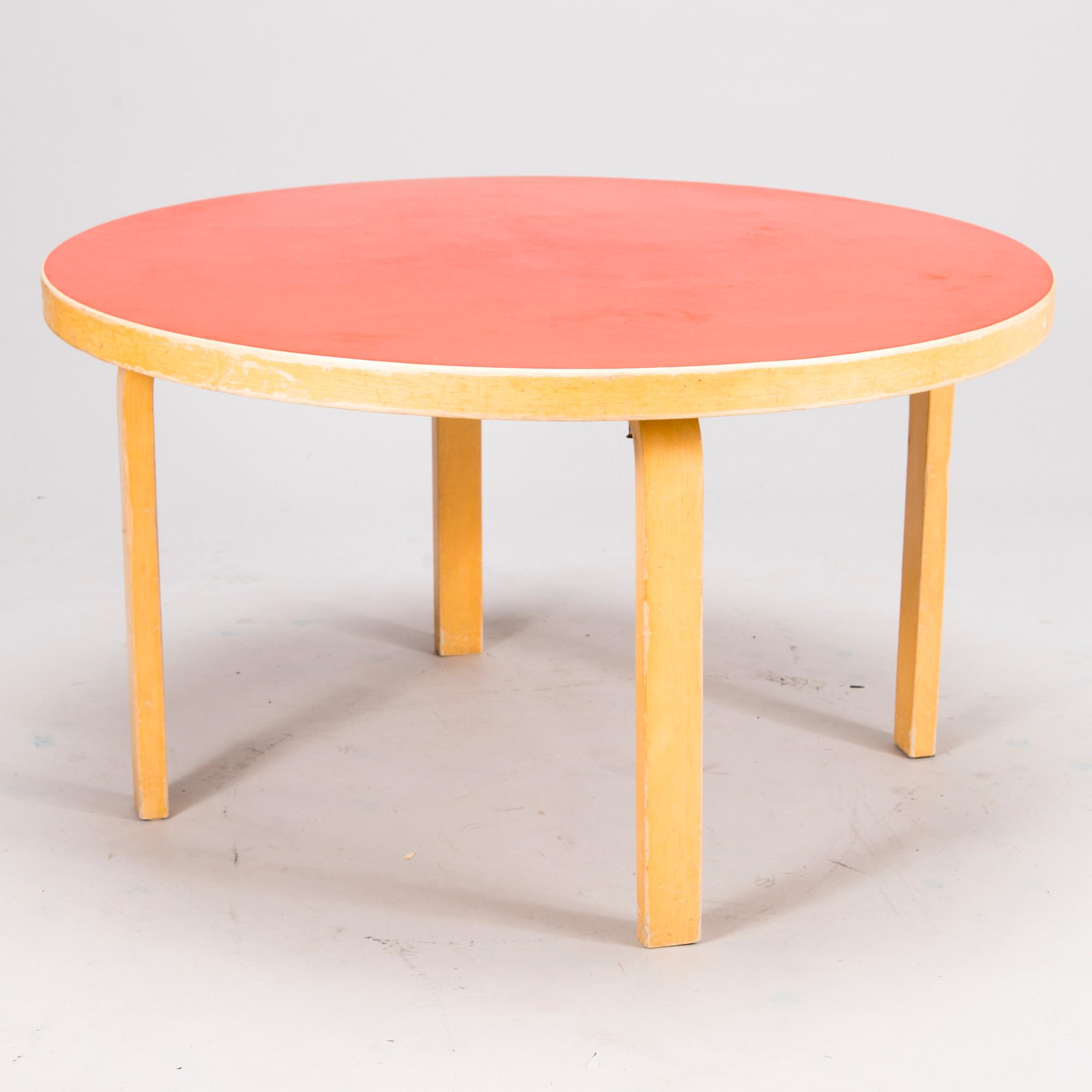 ALVAR AALTO, a mid 20th century coffee table for Artek.