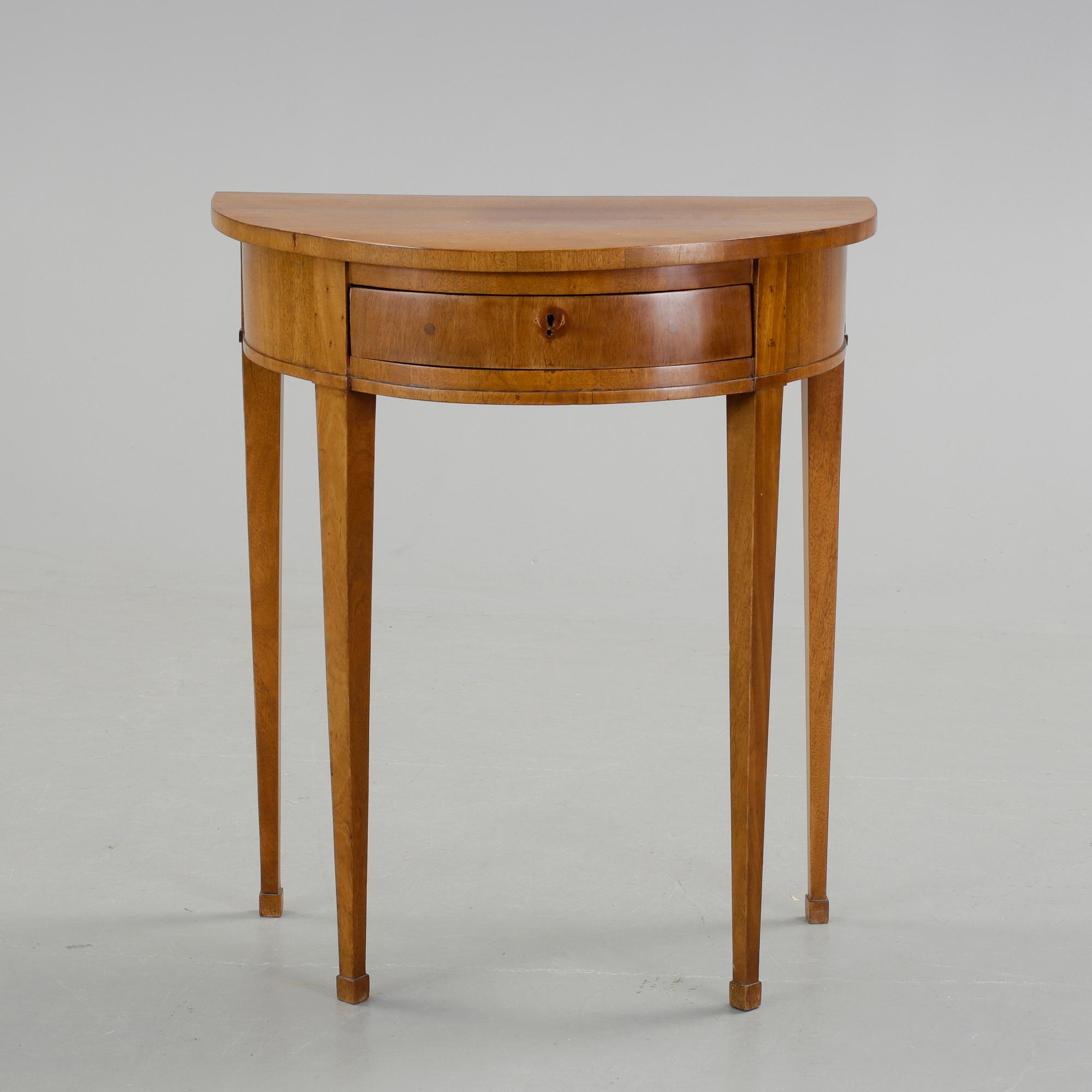 VÄGGBORD, gustaviansk stil, 1800-talets andra hälft.