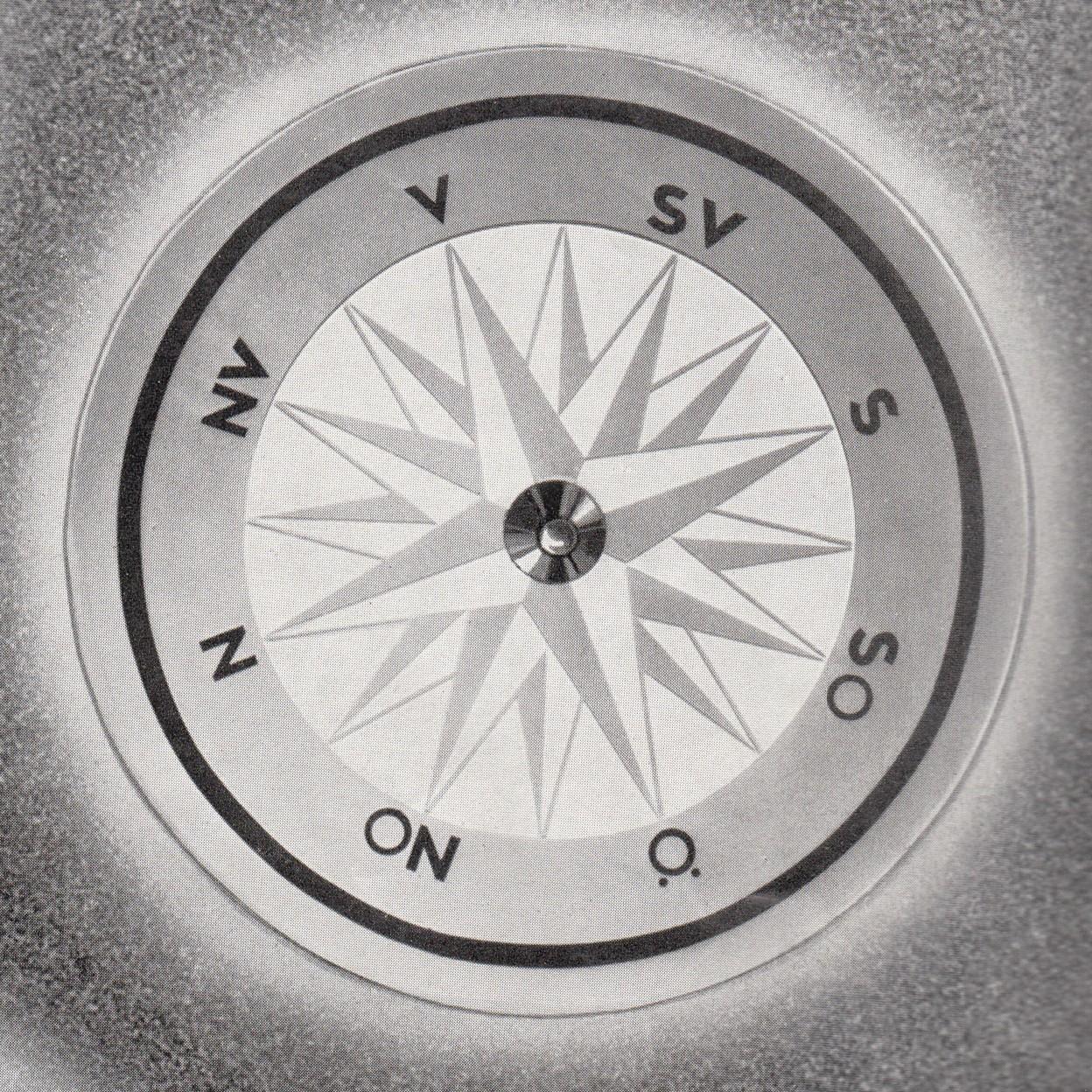 Simon Gate, a ceiling lamp model GD 652, Orrefors, 1930s.