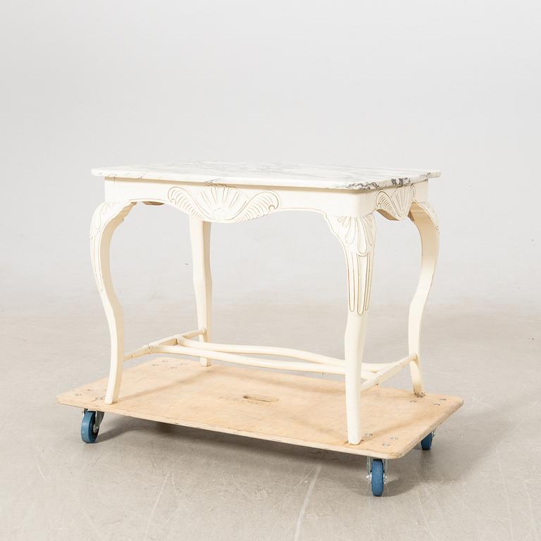 Salongsbord Rokoko-stil 1900-talets förta hälft.