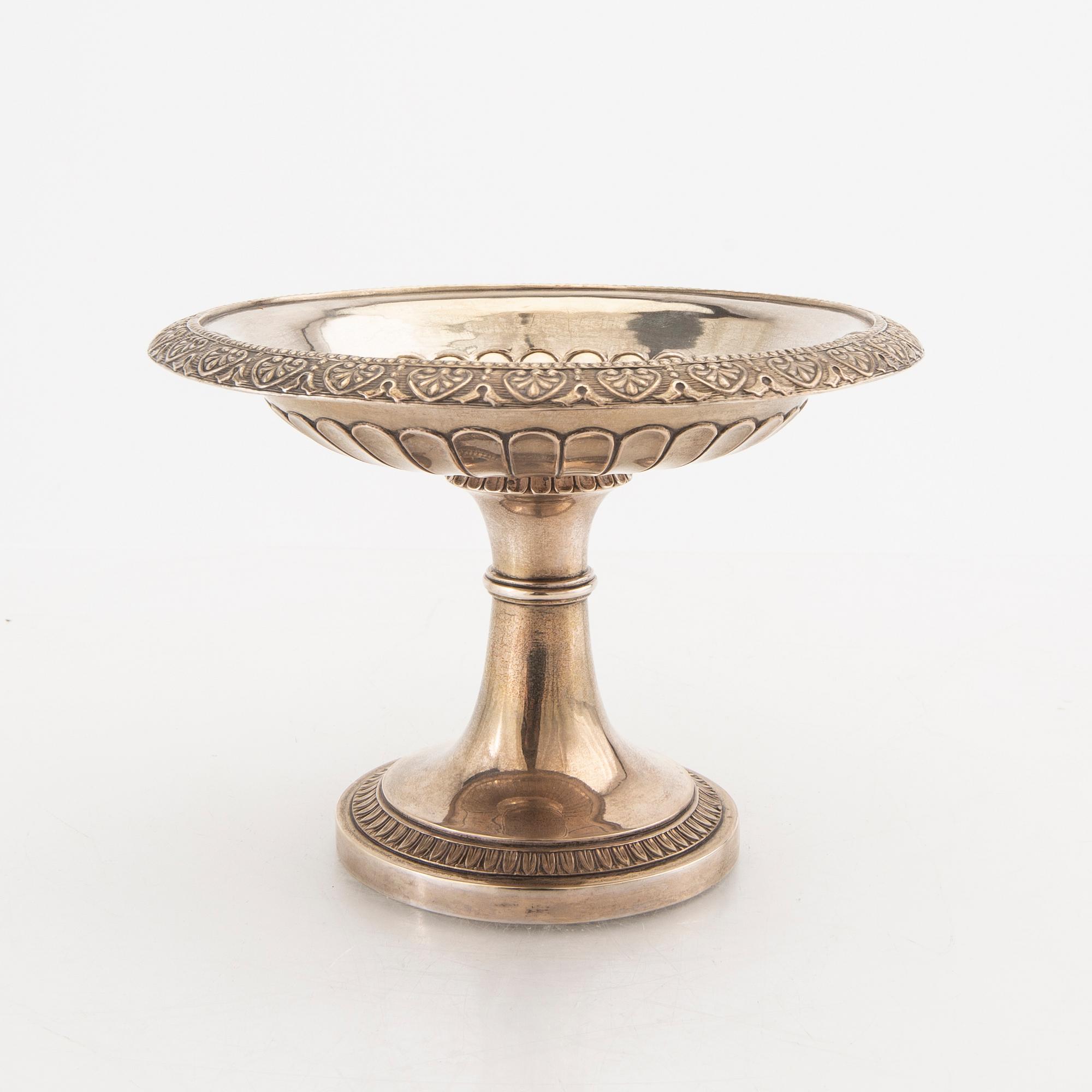 A Swedish 19th century silver bowl mark of Gustaf Möllenborg Stockholm 1833, weight 388 grams.