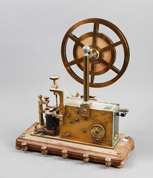 TELEGRAFMASKIN, ek och metall. LM Ericsson nr 7637. 1900-talets början.