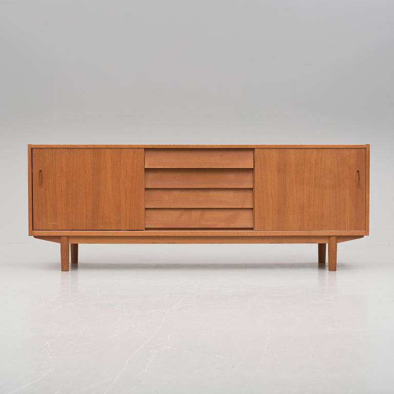 SIDEBOARD, "Trio", Nils Jonsson, Troeds, 1900-talets andra hälft.