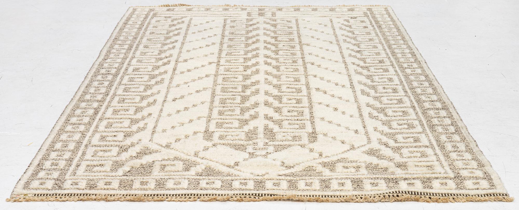 Märta Måås-Fjetterström, matta, "Vita spetsporten", flossa, signerad AB MMF, ca 220 x 136 cm.