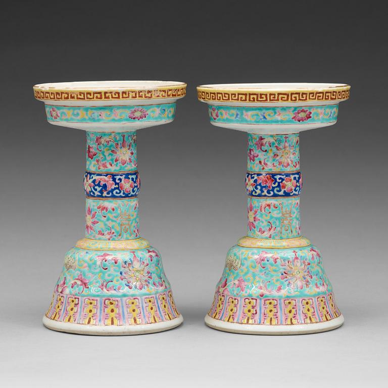 A pair of famille rose altar-pieces, Qing dynasty (1644-1912).