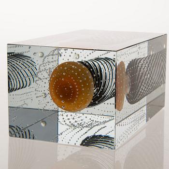 Oiva Toikka, JUBILEE CUBE, glass, signed Oiva Toikka Nuutajärvi 83/100.