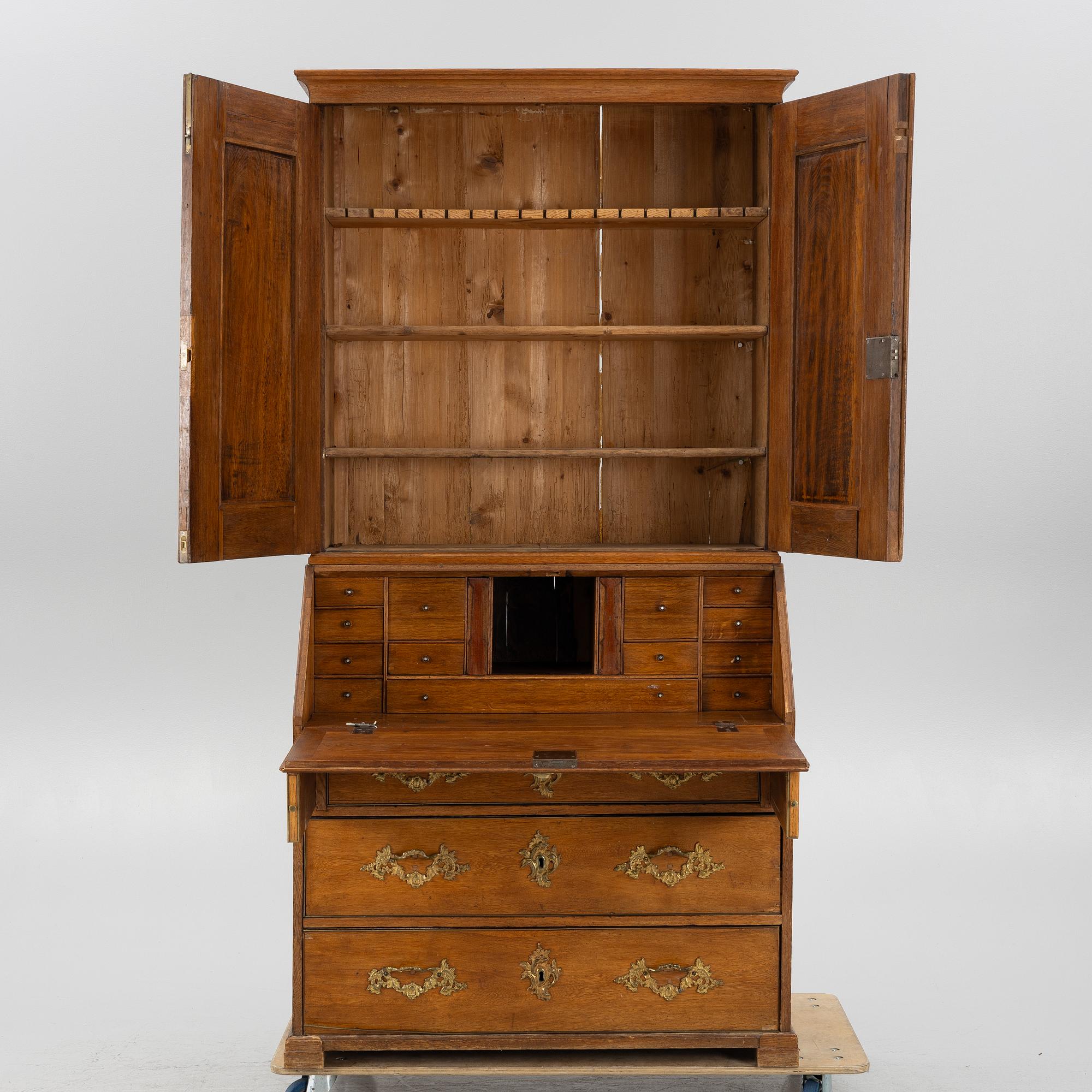 Skrivskåp, 1700-talets mitt, Senbarock.