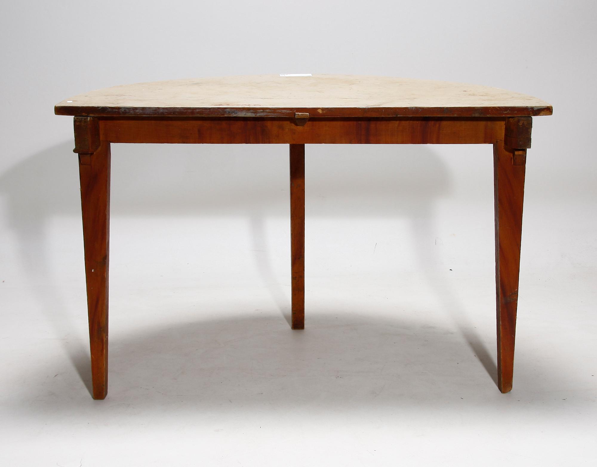 HALVMÅNEBORD, allmoge, 1800-talets slut.